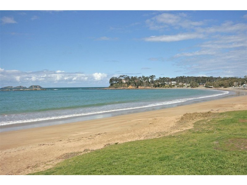 382 Beach Rd, Batehaven NSW 2536