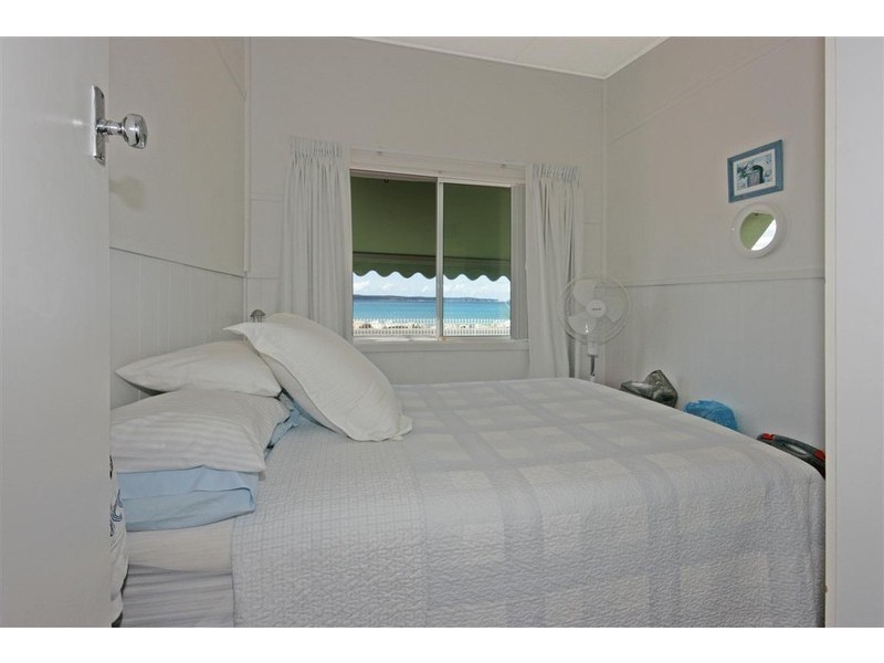 382 Beach Rd, Batehaven NSW 2536