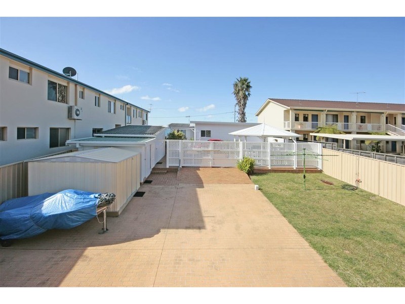 382 Beach Rd, Batehaven NSW 2536