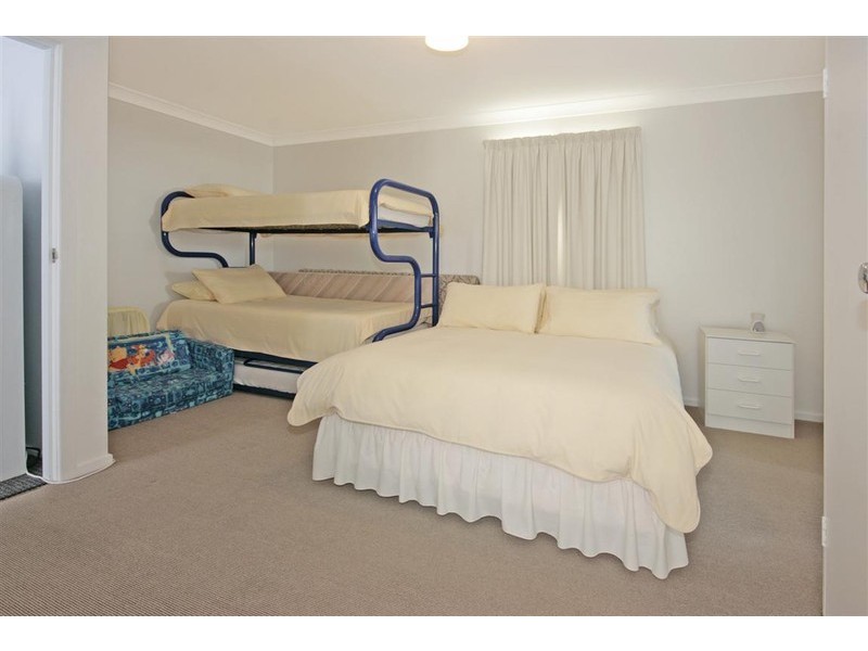 382 Beach Rd, Batehaven NSW 2536