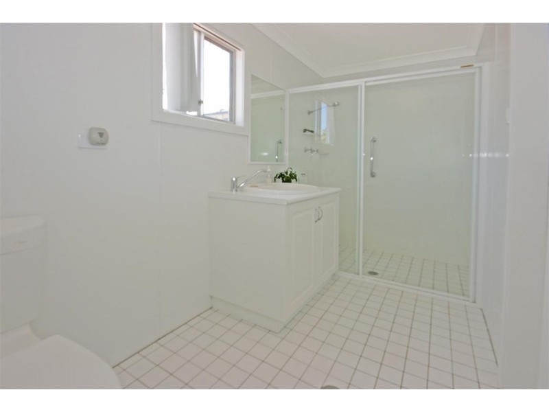 382 Beach Rd, Batehaven NSW 2536