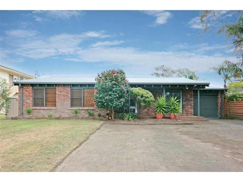 17 Elizabeth Drive, Broulee NSW 2537