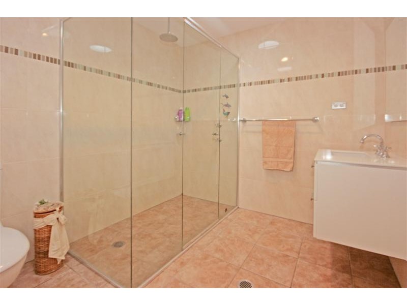 17 Elizabeth Drive, Broulee NSW 2537