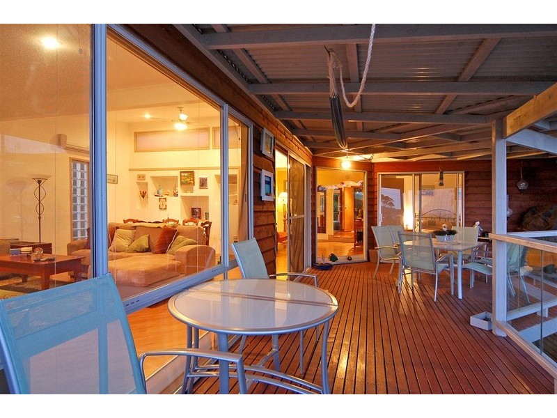 16 Tallawang Avenue, Malua Bay NSW 2536