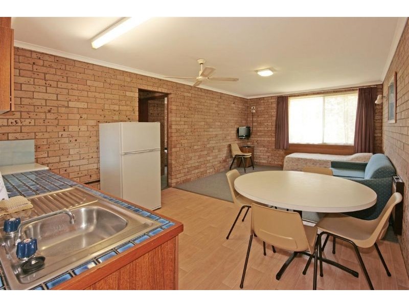 18 Imlay Street, Broulee NSW 2537