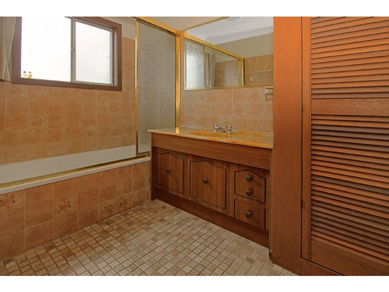 19 Tallawang Ave, Malua Bay NSW 2536