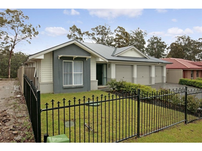 18 Freycinet Dr, Sunshine Bay NSW 2536