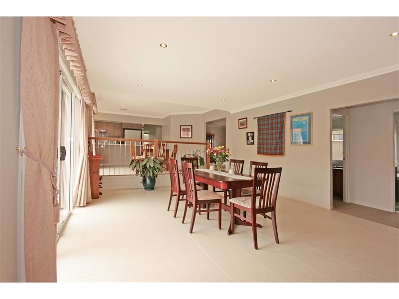 18 Freycinet Dr, Sunshine Bay NSW 2536