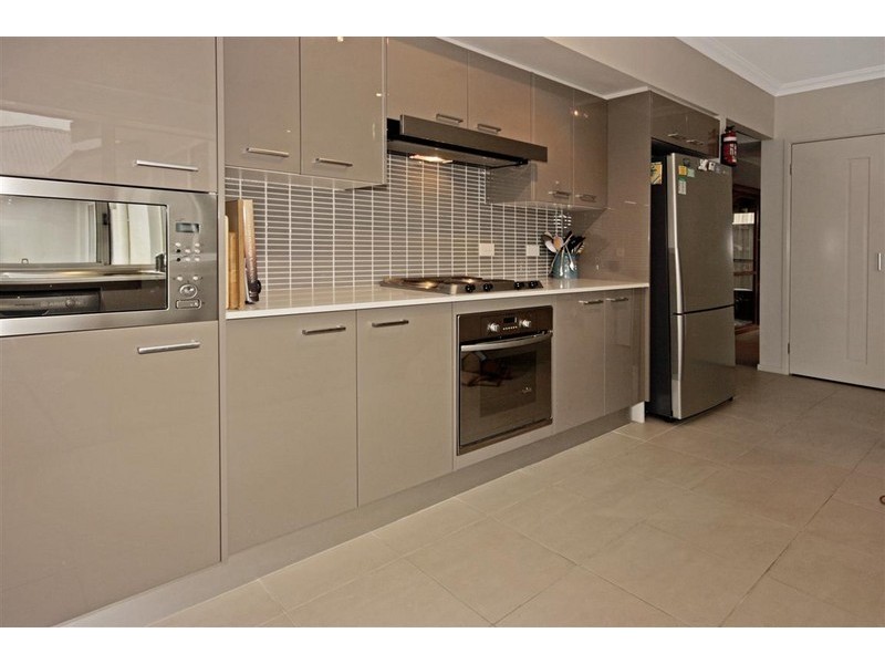 18 Freycinet Dr, Sunshine Bay NSW 2536