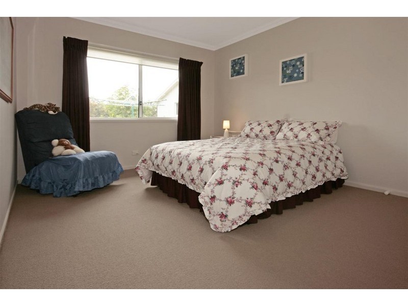 18 Freycinet Dr, Sunshine Bay NSW 2536