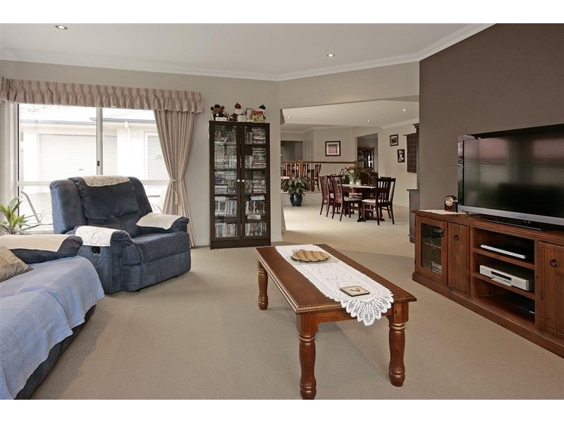 18 Freycinet Dr, Sunshine Bay NSW 2536