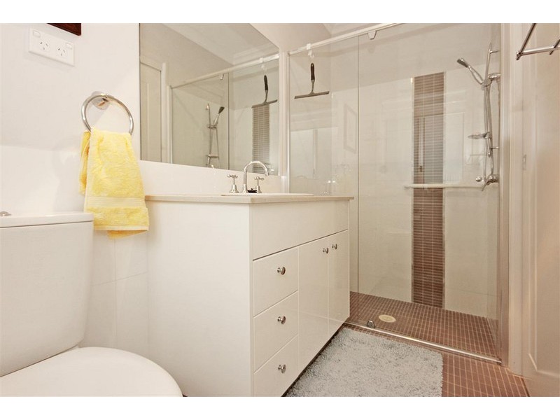 18 Freycinet Dr, Sunshine Bay NSW 2536