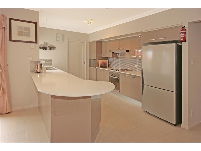 18 Freycinet Dr, Sunshine Bay NSW 2536