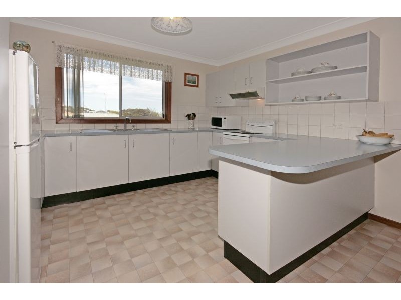 32 Euroka Avenue, Malua Bay NSW 2536