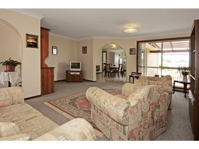 32 Euroka Avenue, Malua Bay NSW 2536