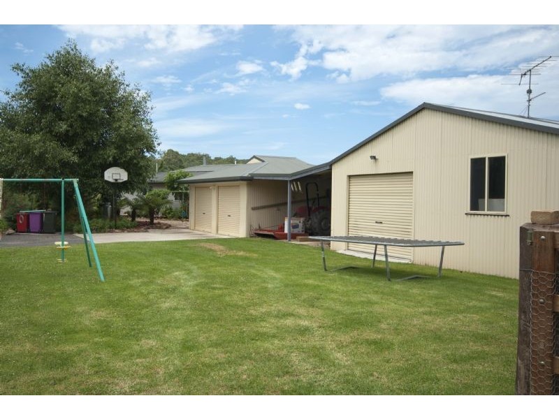 33 McBride Close, Malua Bay NSW 2536