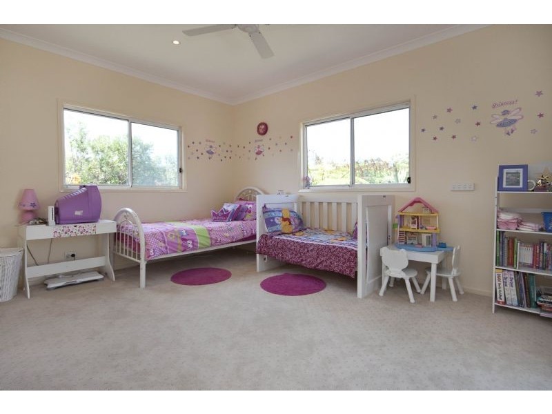 33 McBride Close, Malua Bay NSW 2536