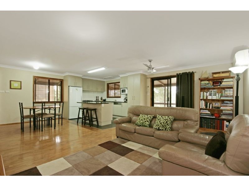 8 Sunset Street, Surfside NSW 2536