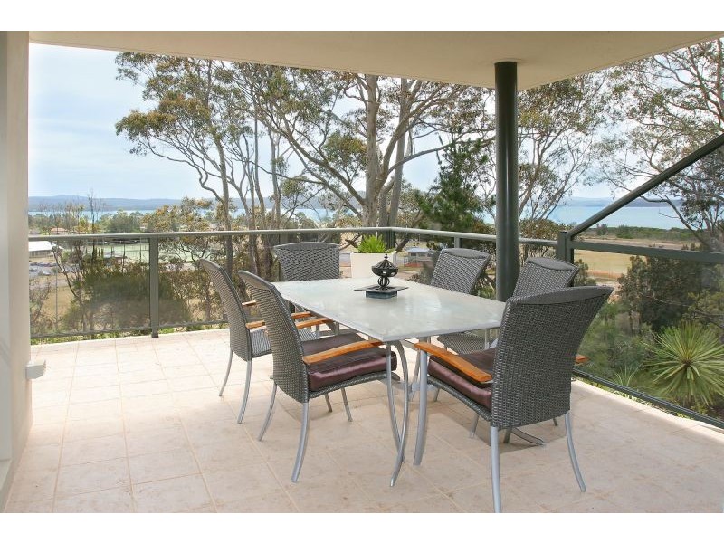 13 Sanctuary Place, Catalina NSW 2536