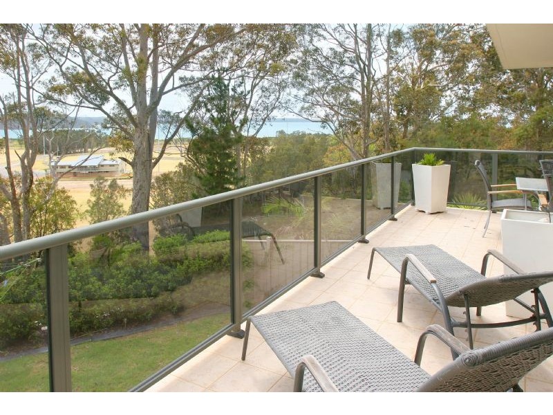 13 Sanctuary Place, Catalina NSW 2536