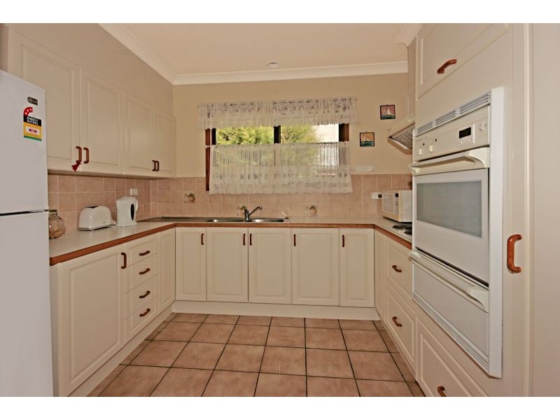 18 Boondi Street, Malua Bay NSW 2536