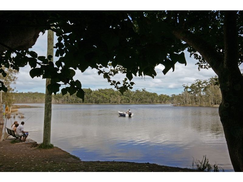 20 Lakeside Drive, South Durras NSW 2536