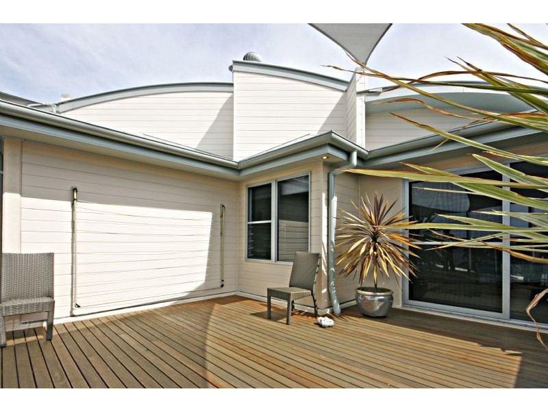 79 Illabunda Dr, Malua Bay NSW 2536