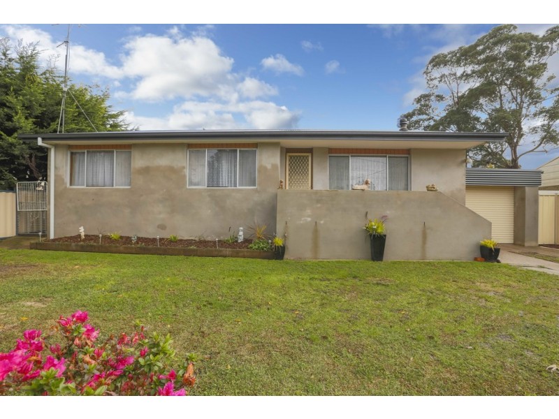 4 Bass Street, Surf Beach NSW 2536