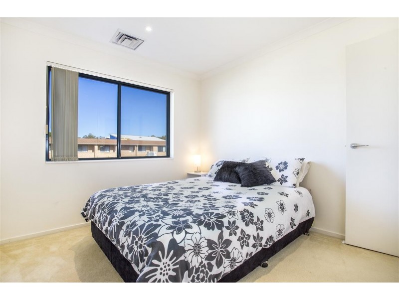 4/216 Beach Road, Batehaven NSW 2536