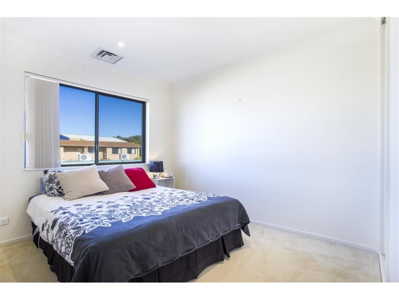 4/216 Beach Road, Batehaven NSW 2536