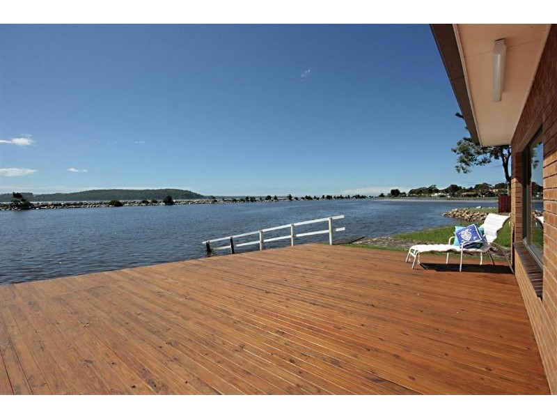 33 Beach Road, Batemans Bay NSW 2536