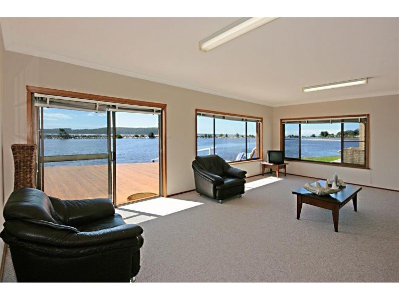 33 Beach Road, Batemans Bay NSW 2536