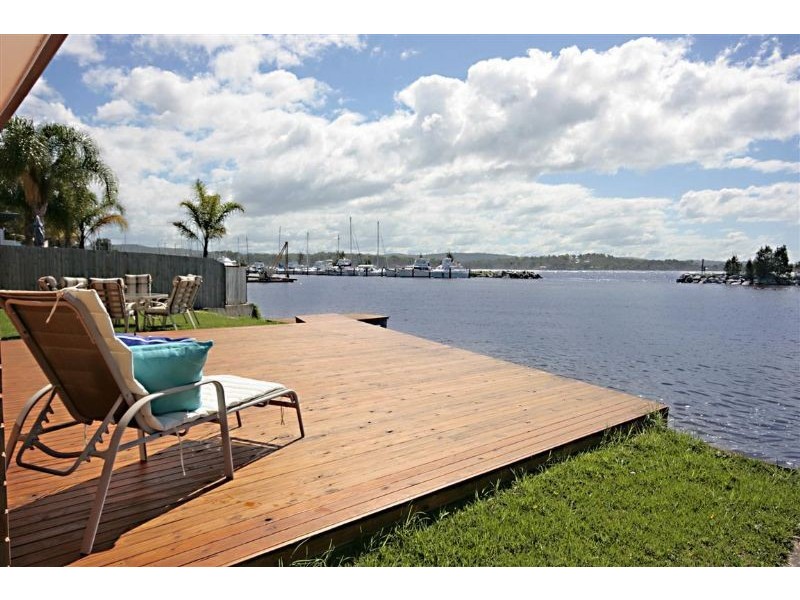 33 Beach Road, Batemans Bay NSW 2536