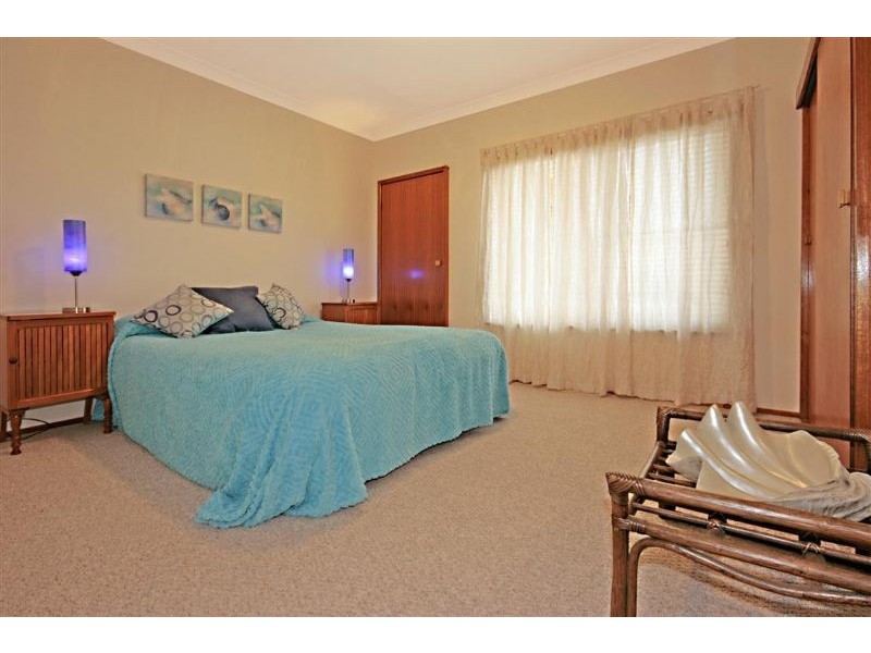 33 Beach Road, Batemans Bay NSW 2536
