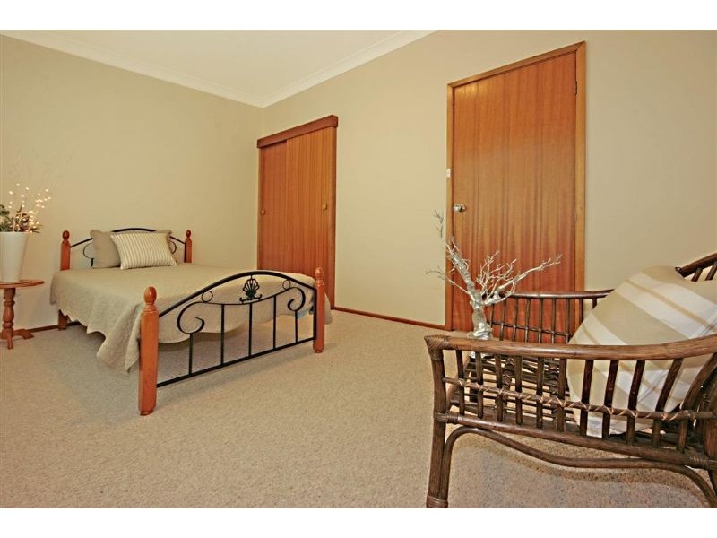 33 Beach Road, Batemans Bay NSW 2536