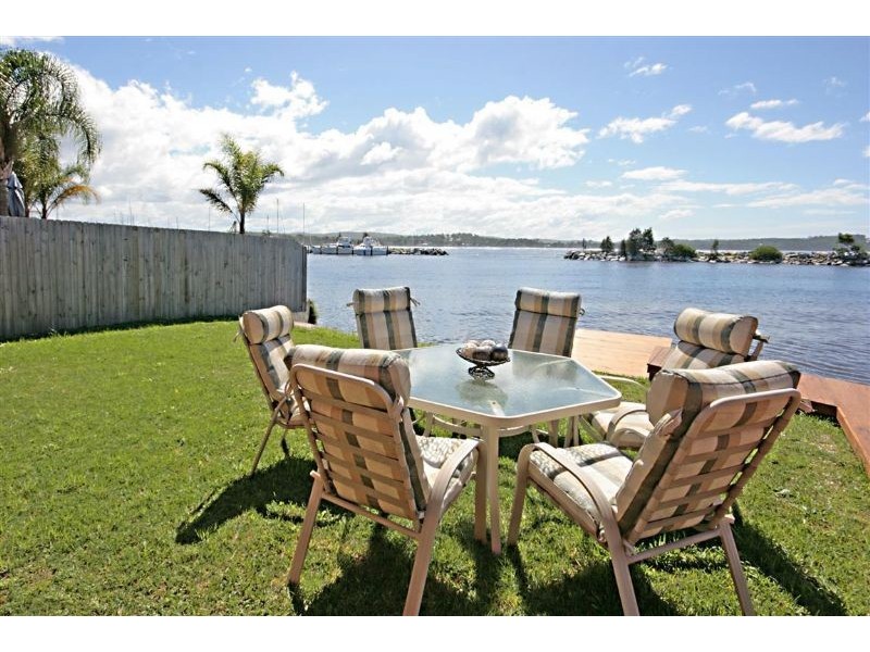 33 Beach Road, Batemans Bay NSW 2536