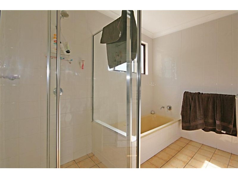 16 Edward Rd, Batehaven NSW 2536