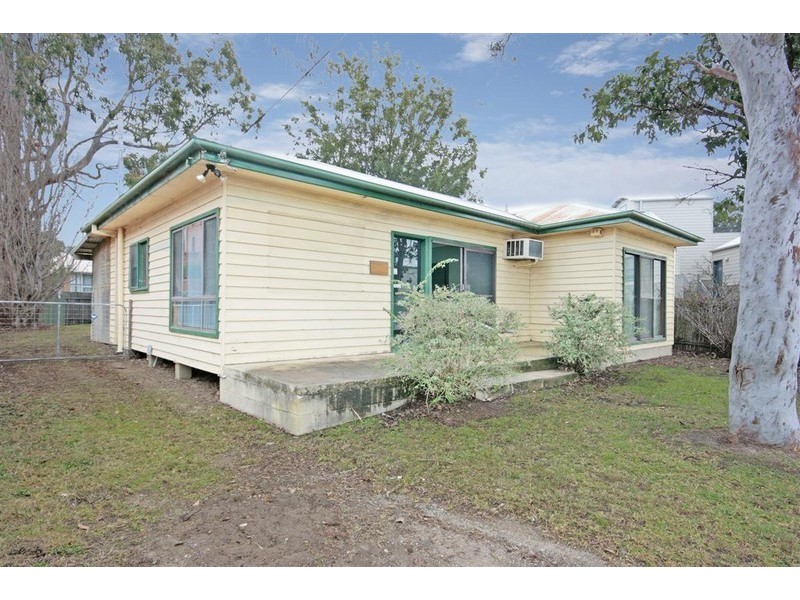 210 Beach Rd, Batehaven NSW 2536
