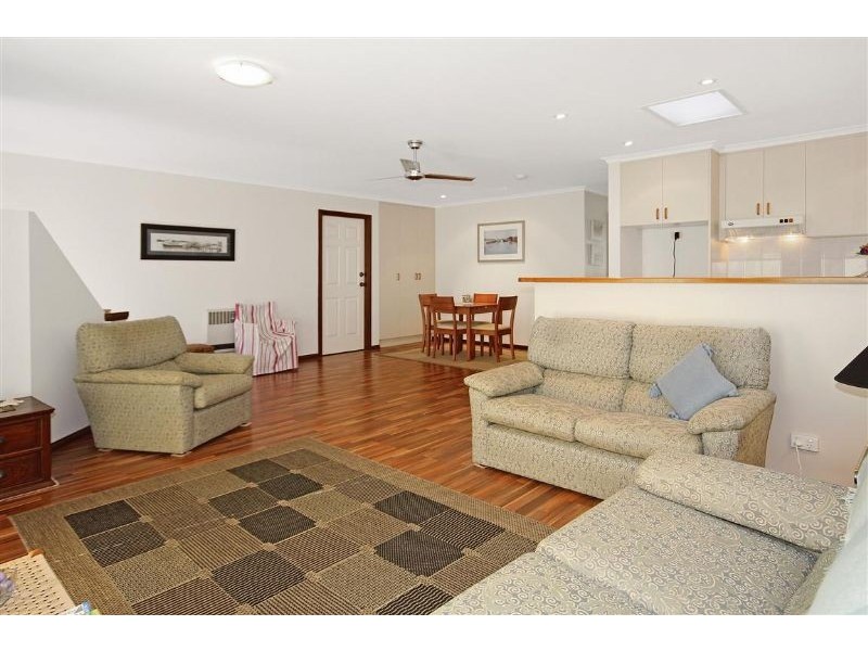 2/2-4 Newth Place, Surf Beach NSW 2536