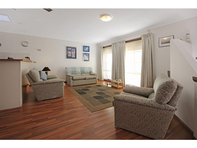 2/2-4 Newth Place, Surf Beach NSW 2536