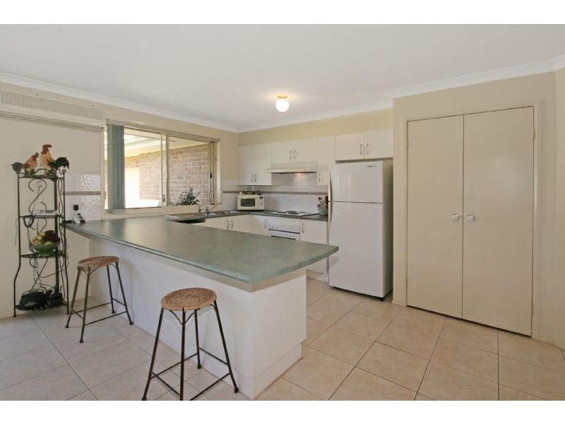 11 Canning Crescent, Sunshine Bay NSW 2536