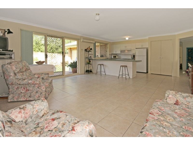11 Canning Crescent, Sunshine Bay NSW 2536