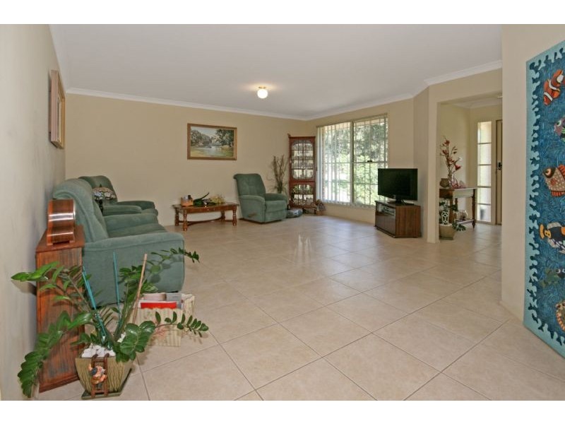 11 Canning Crescent, Sunshine Bay NSW 2536