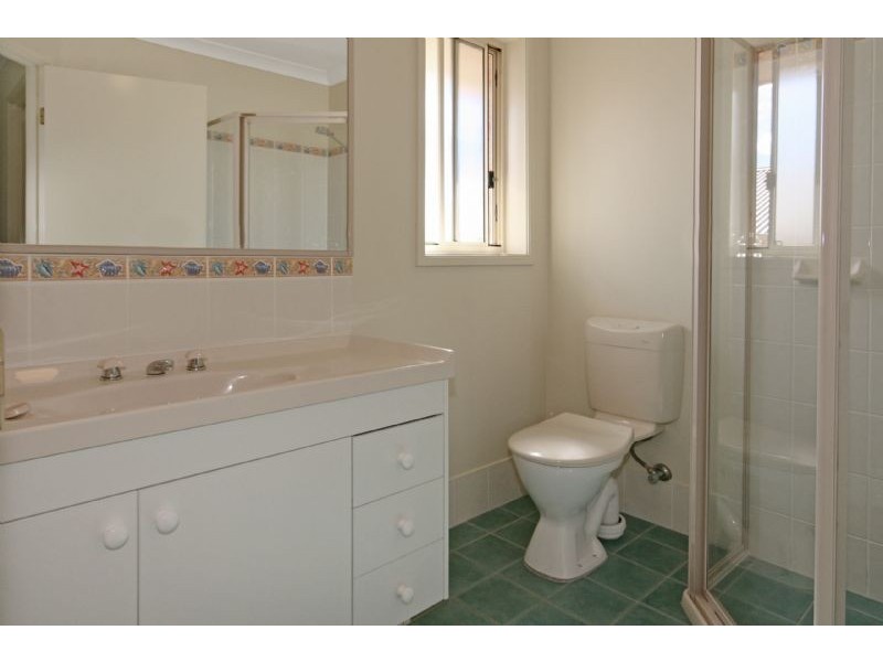 11 Canning Crescent, Sunshine Bay NSW 2536