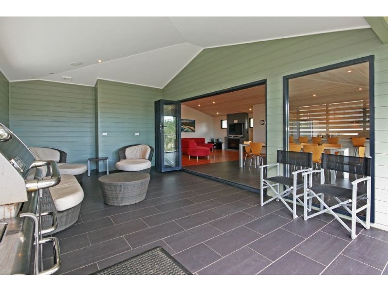 9 Billabong Place, Surf Beach NSW 2536