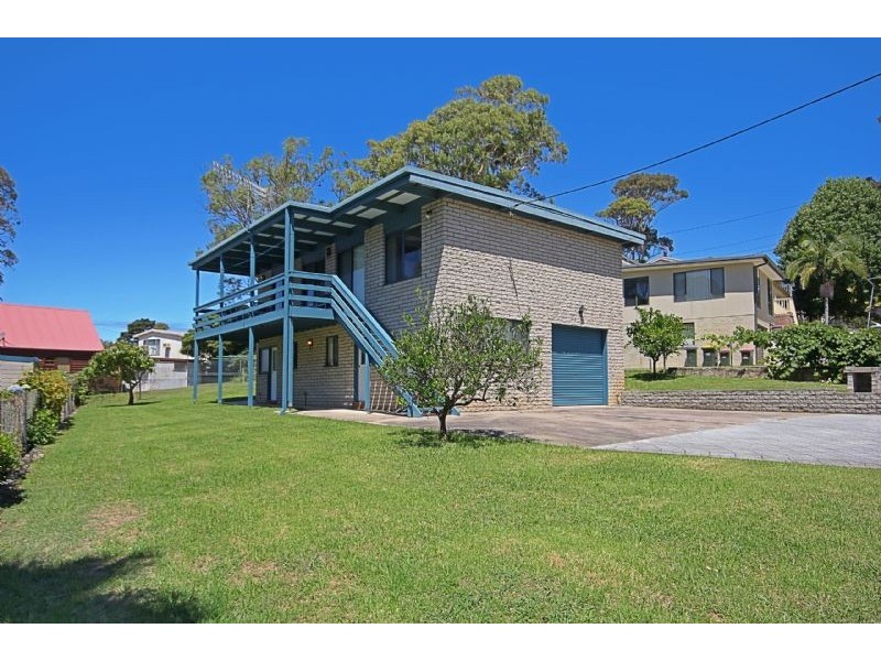 4 Euroka Ave, Malua Bay NSW 2536