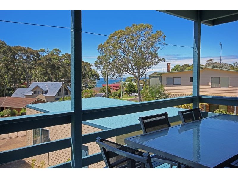 4 Euroka Ave, Malua Bay NSW 2536