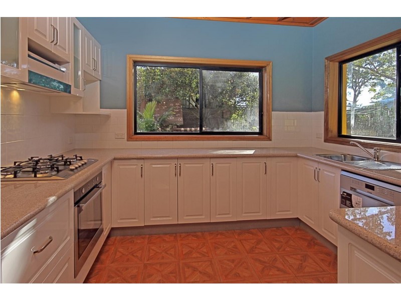 655 Beach Road, Surf Beach NSW 2536