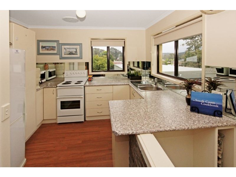 22 Irene Ave, Batehaven NSW 2536