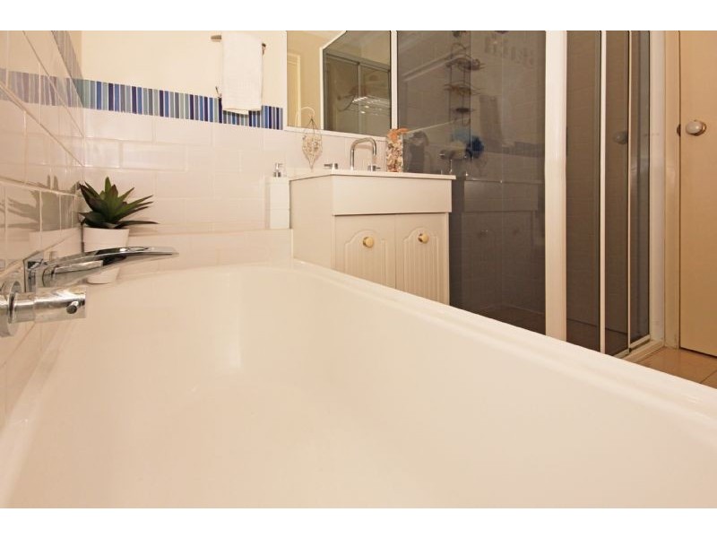 22 Irene Ave, Batehaven NSW 2536